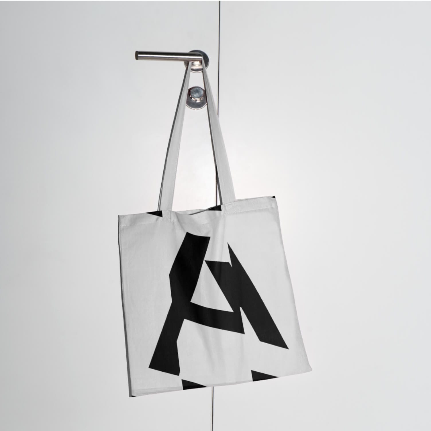 Arena tote bag
